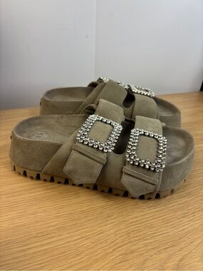 Naked Wolfe Victoria Buckled Platform Slide Sandals- Beige